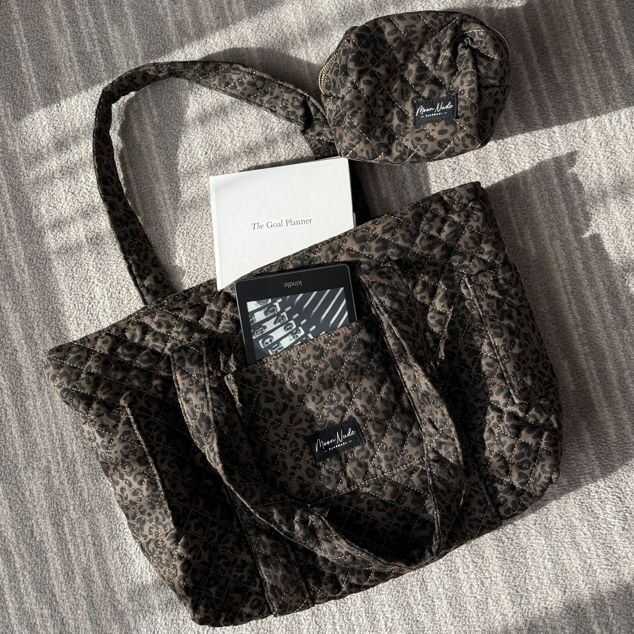 Moon Nude Savanna Tote Bag Zipper